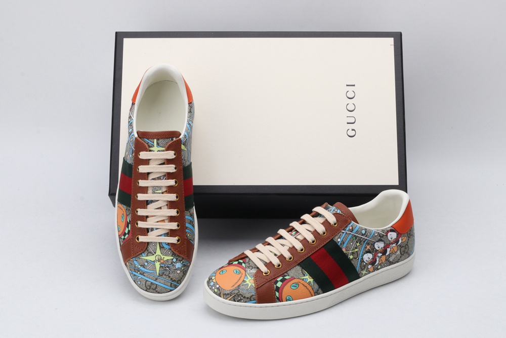 Women s Disney x G*UCCI Donald Duck Ace sneaker